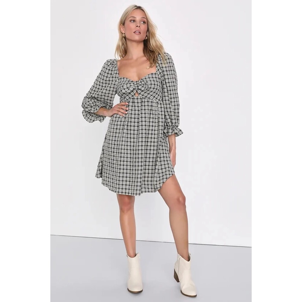 Lulu’s Plaid Puff Sleeve Dress